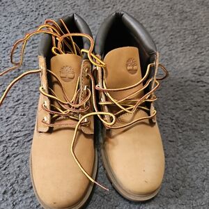 Size 6 timberland boots